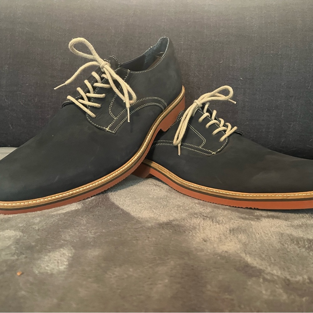 Size 13m. 14th & Union Blue Swede Oxfords.